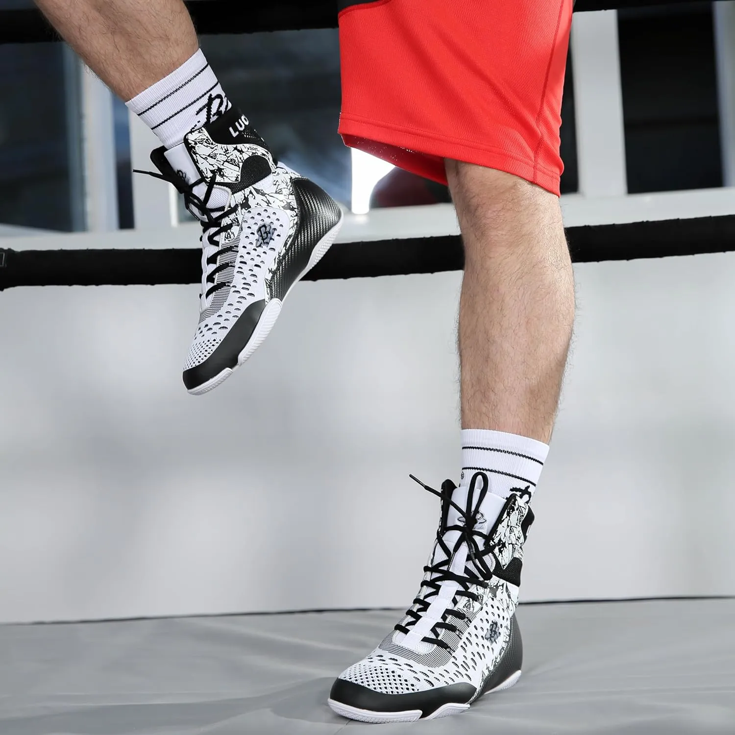 Boxing Shoes for Men High-top Fighting Shoes Wrestling Training Boots LS198