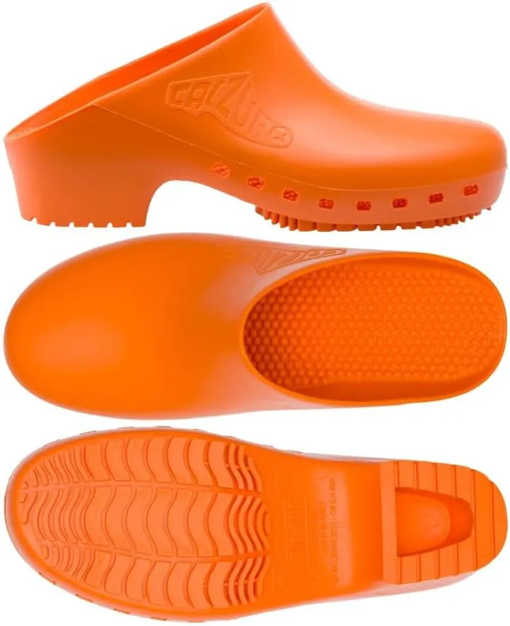 CALZURO Classic Work Clogs Without Holes - Unisex Nursing Clogs - Non Slip Shoes - Autoclavable Rubber Kitchen Shoes for Women and Men -