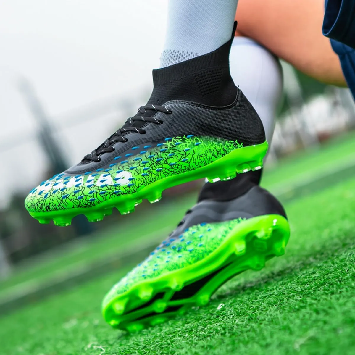 DHOVOR Boys Football Cleats High-Tops Football Shoes for Kids Soccer Cleats Professional Athletic Training Soccer Shoes