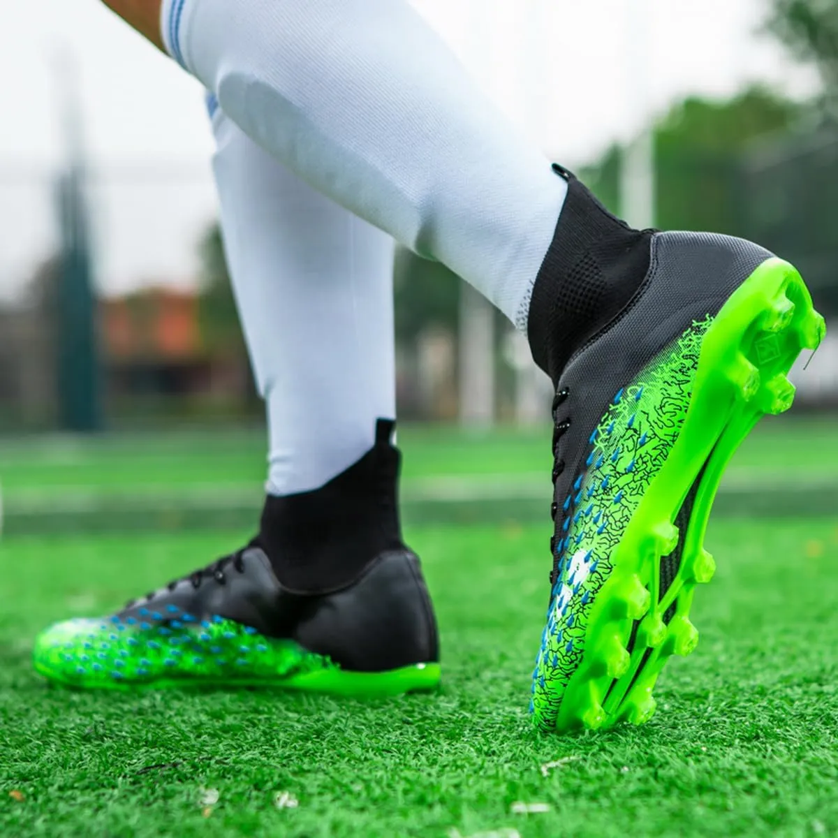 DHOVOR Boys Football Cleats High-Tops Football Shoes for Kids Soccer Cleats Professional Athletic Training Soccer Shoes