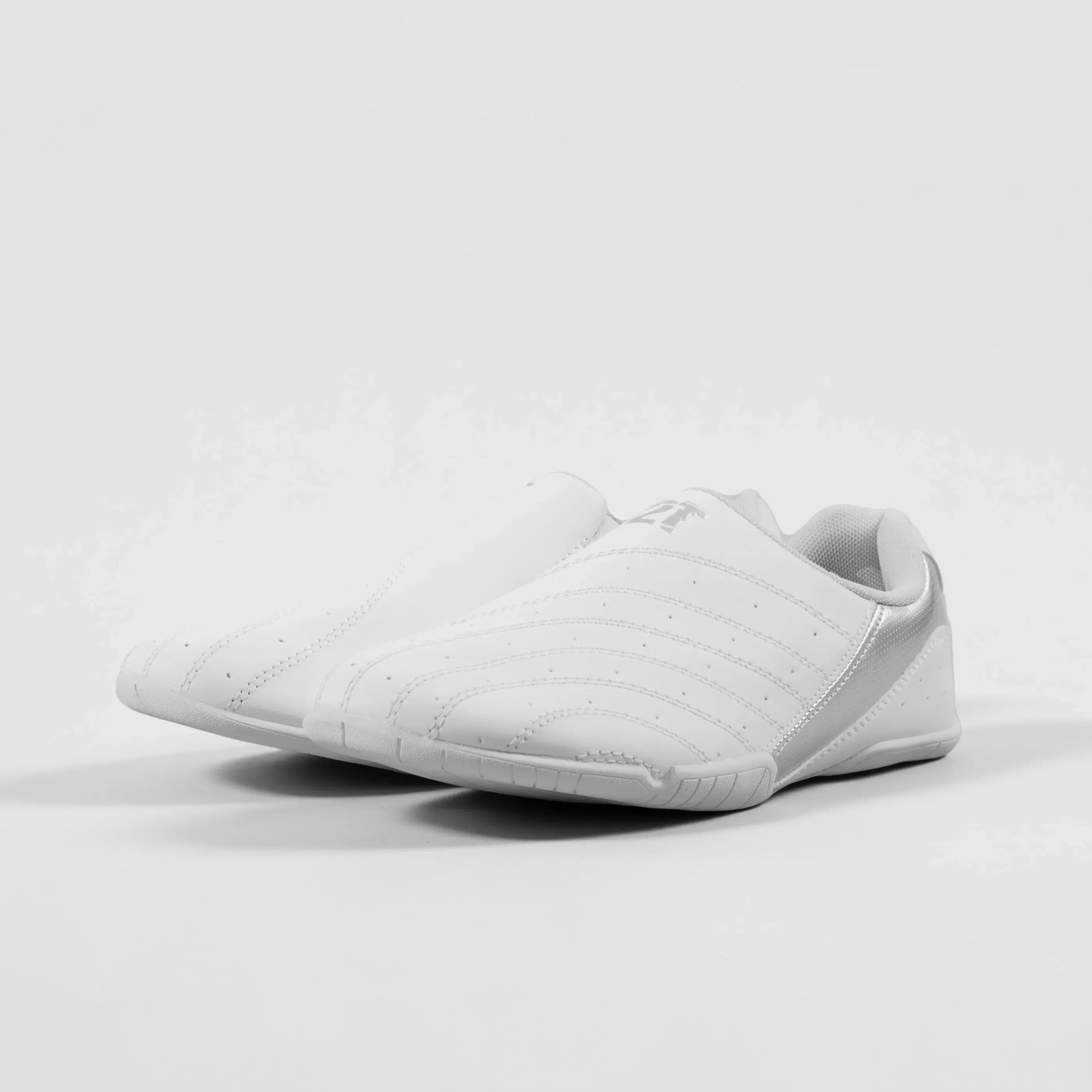 Flash' Training Shoes – White/Silver -2TUF2TAP
