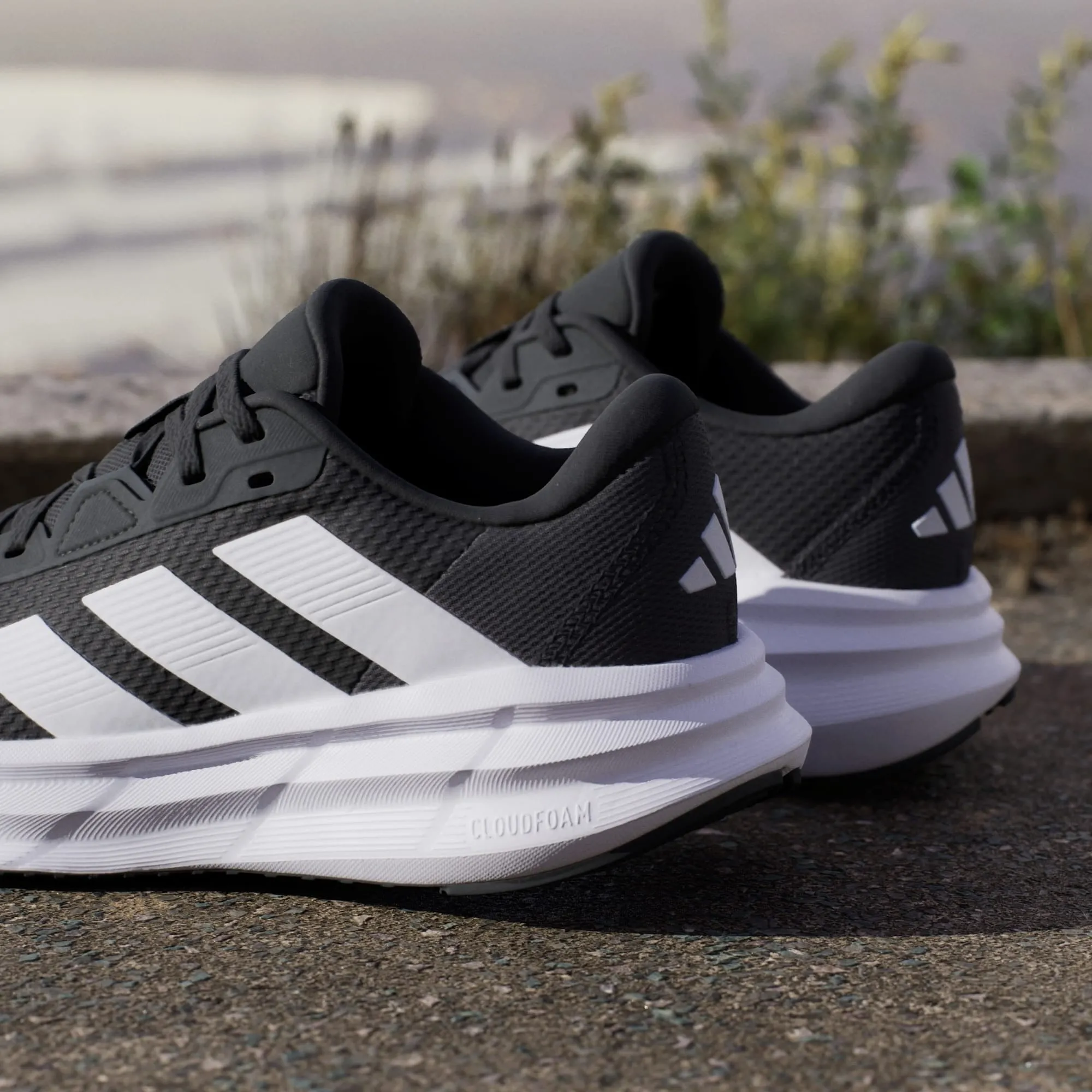 GALAXY 7 RUNNING SHOES