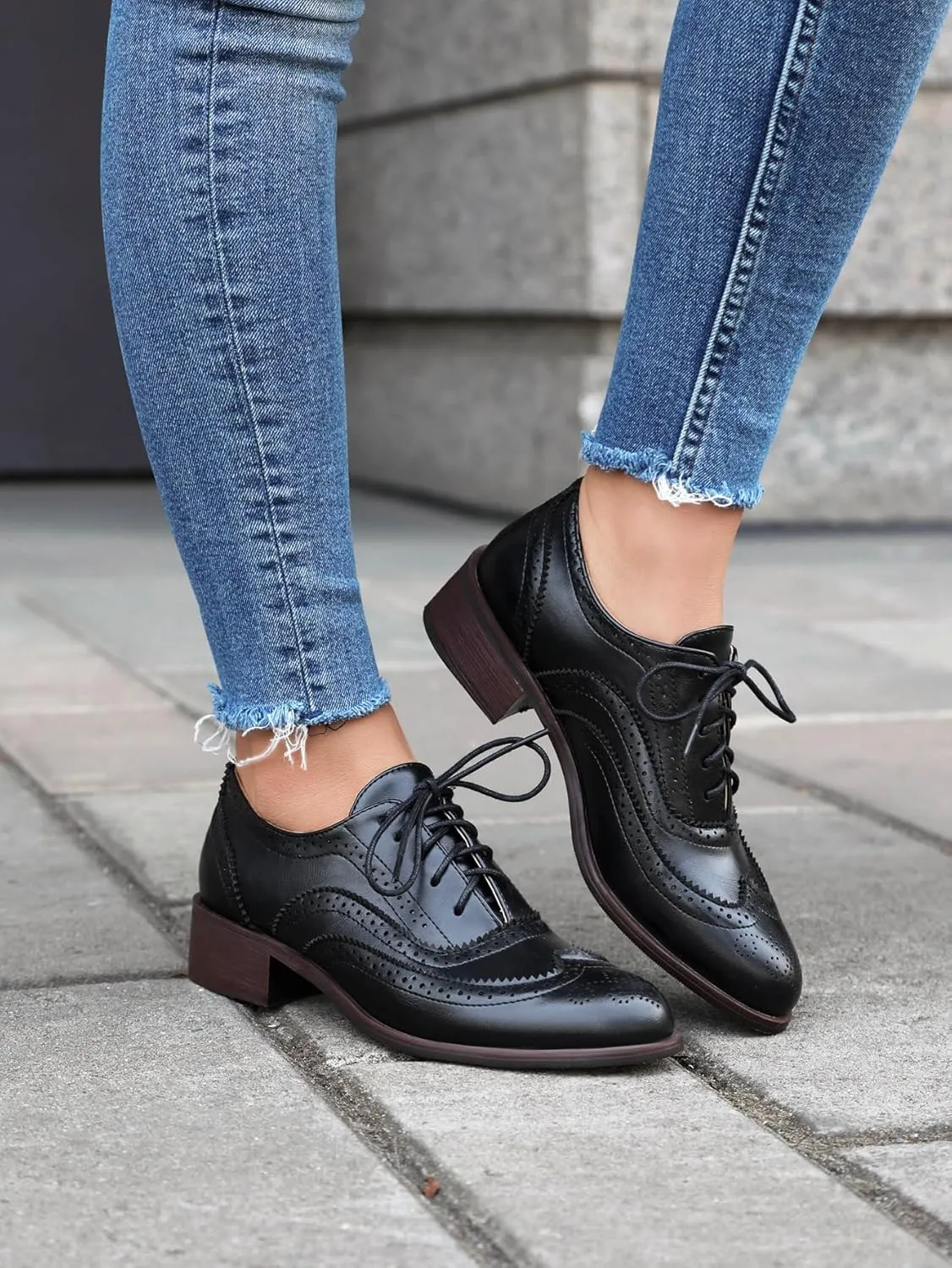 Lace-up Wingtips Oxford Shoes for Women Cutout Brogues Saddle Shoes