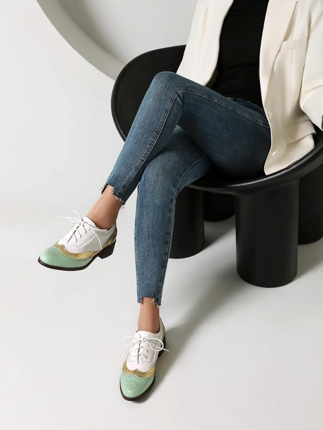 Lace-up Wingtips Oxford Shoes for Women Cutout Brogues Saddle Shoes
