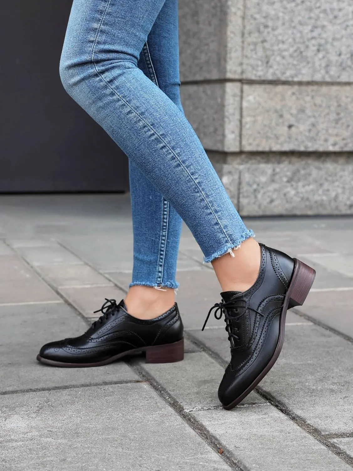 Lace-up Wingtips Oxford Shoes for Women Cutout Brogues Saddle Shoes