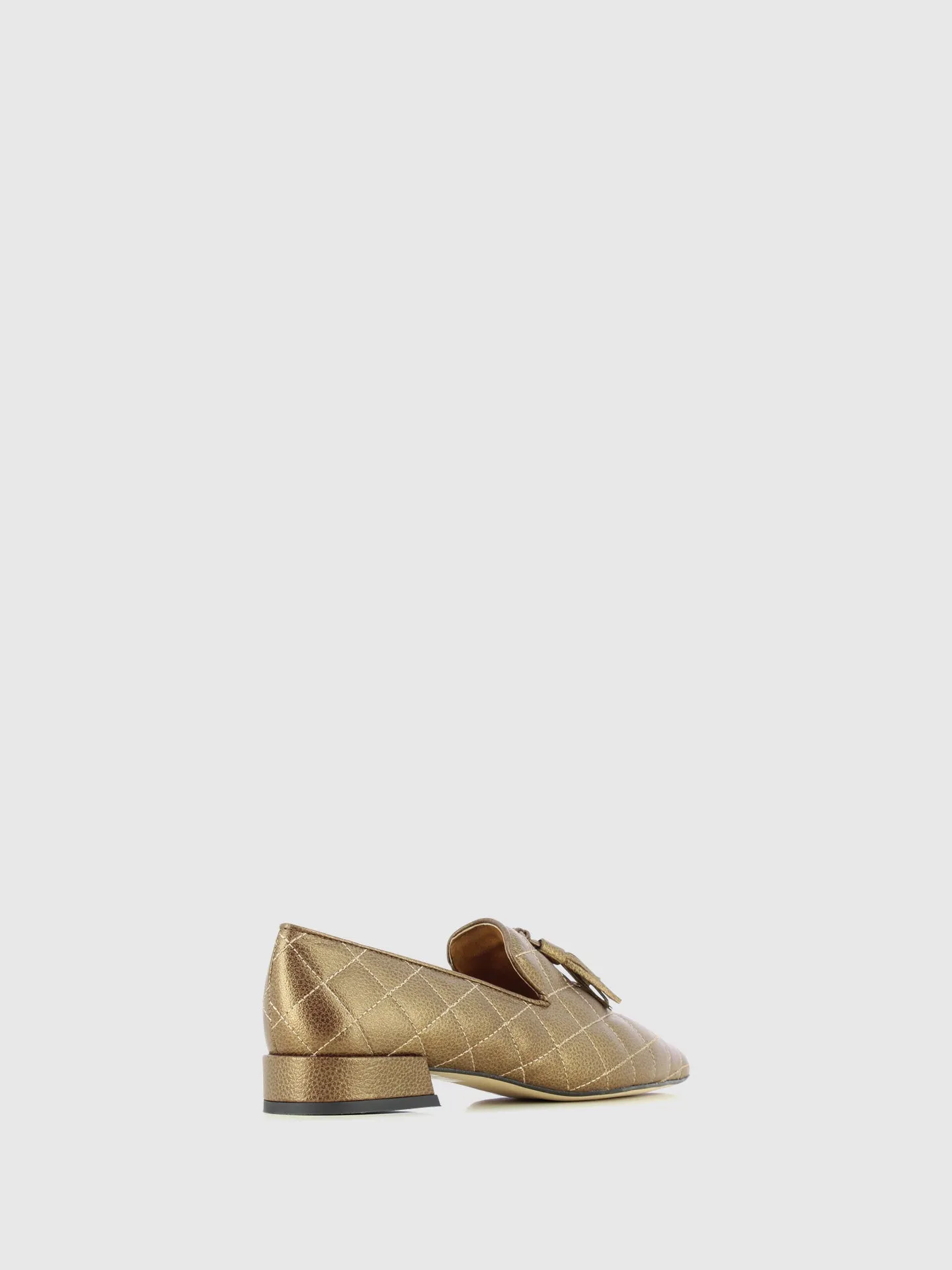 Loafers Pontiagudas em Taupe