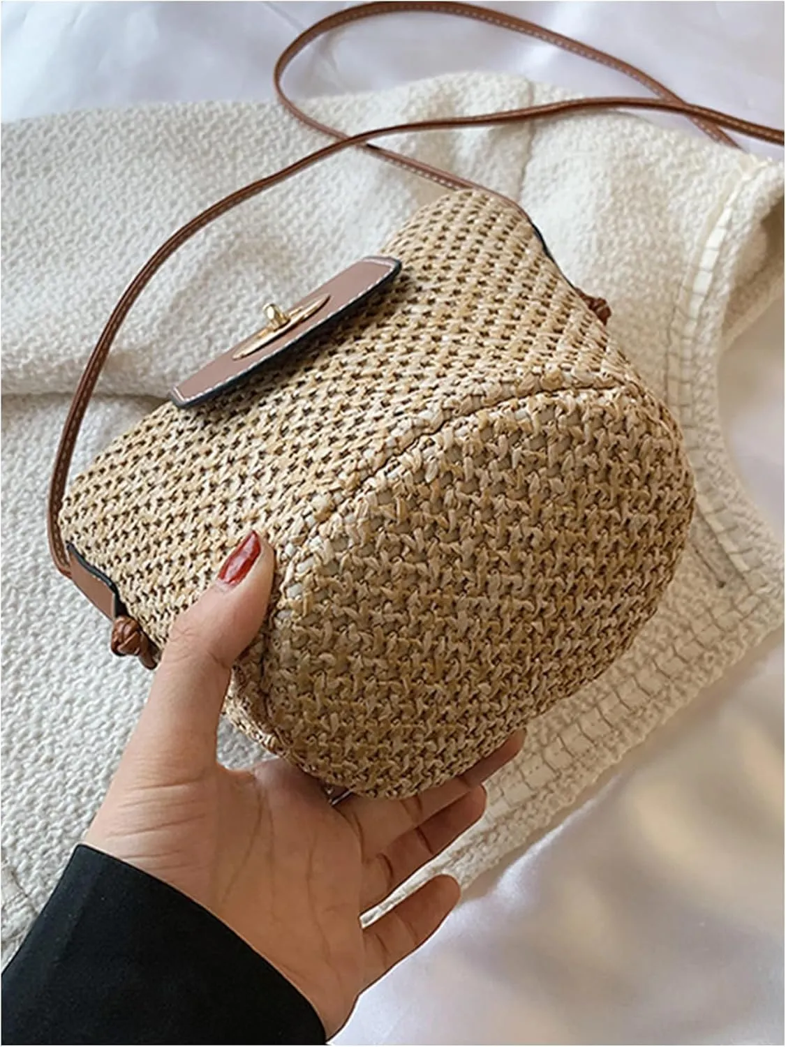 MakeMeChic Women's Straw Bucket Bag Mini Twist Lock Single Strap Beach Bags Crossbody Handbag