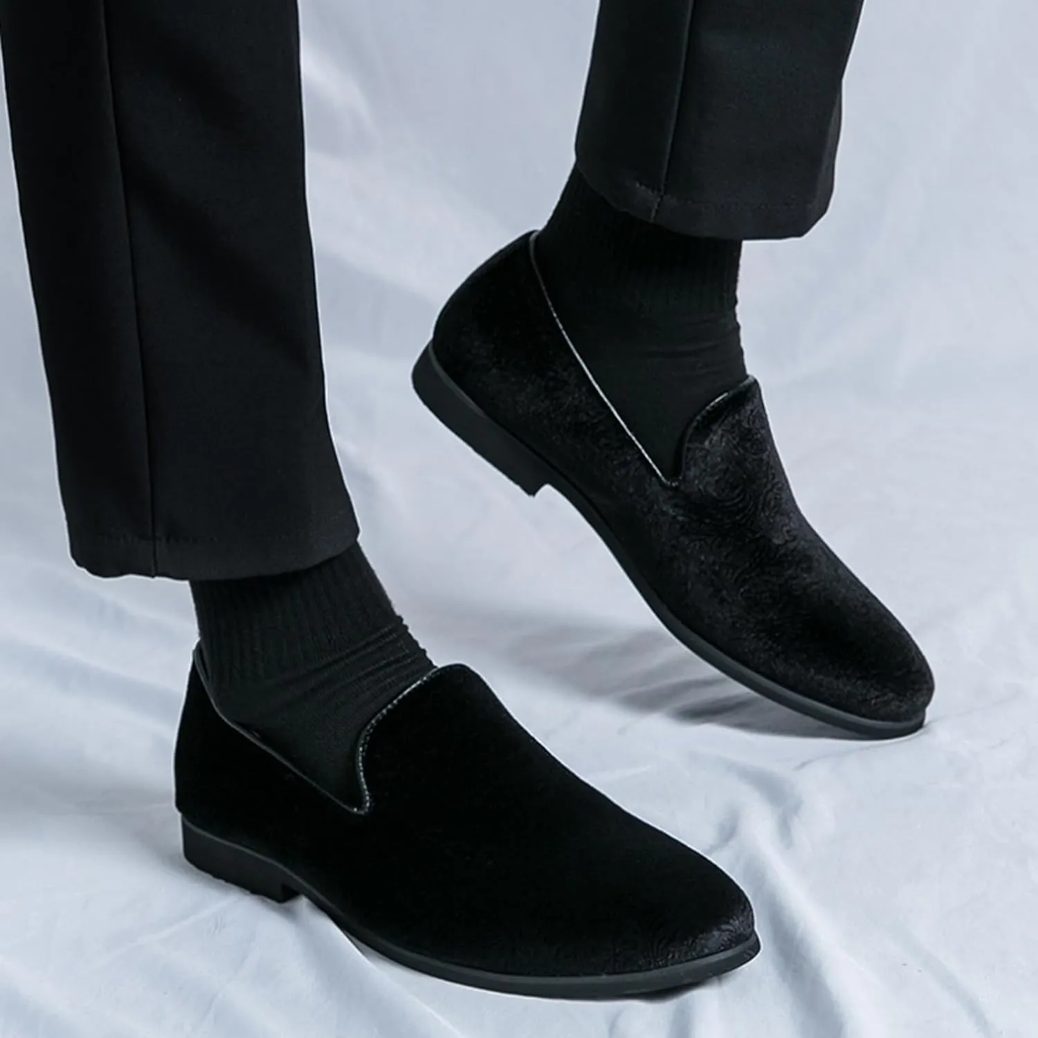 Men's Fashion Suede Flower Devise Dress Loafers Classic Pointed Toe Comfort Slip On Tuxedo Shoes for Wedding Evening Party