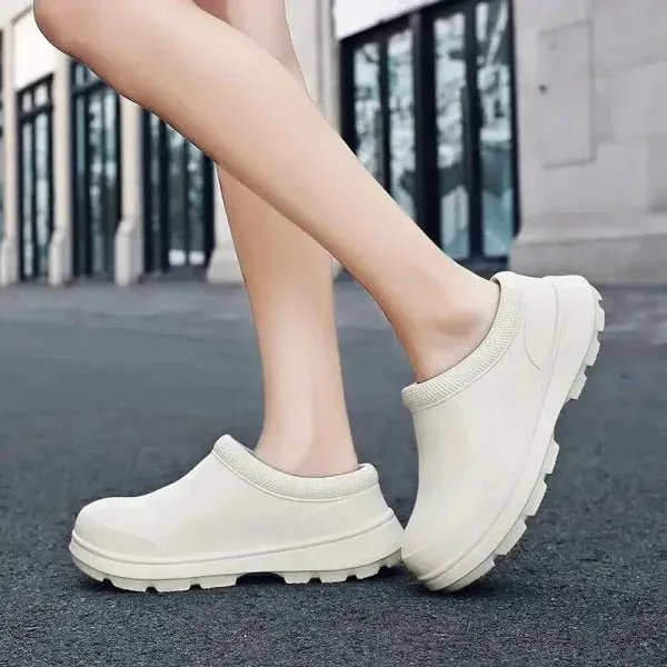 Non-Slip Kitchen Shoes for Professionals with Waterproof and Slip-Resistant Features