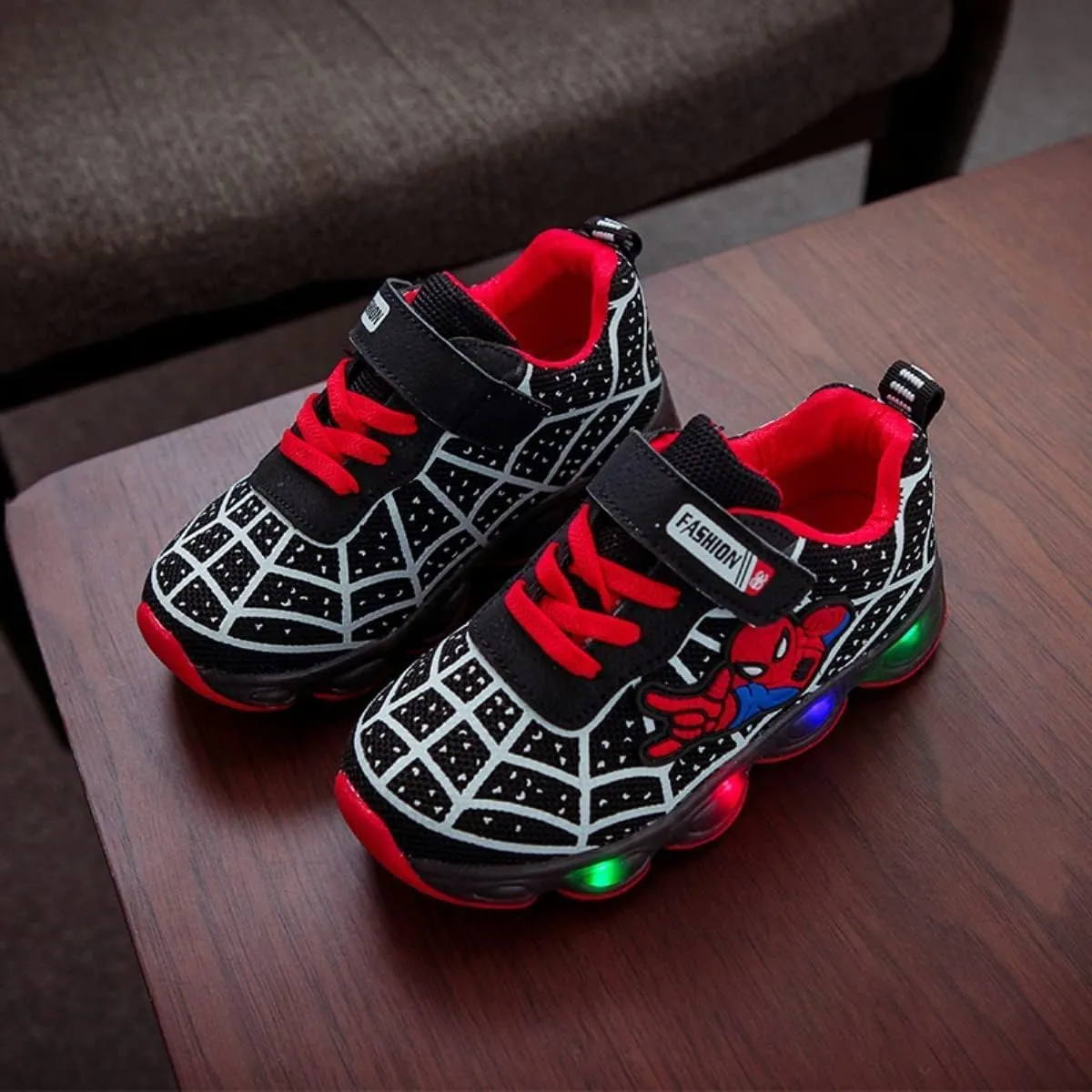 RAYCHY Children's Casual Shoes Boys Breathable Non-Slip Light Sneakers Unisex Luminous Sneakers for Girls Sport Running Shoes