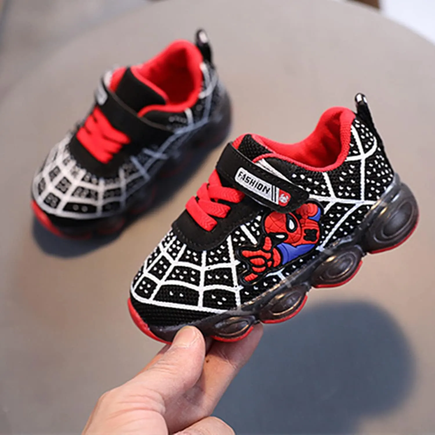 RAYCHY Children's Casual Shoes Boys Breathable Non-Slip Light Sneakers Unisex Luminous Sneakers for Girls Sport Running Shoes