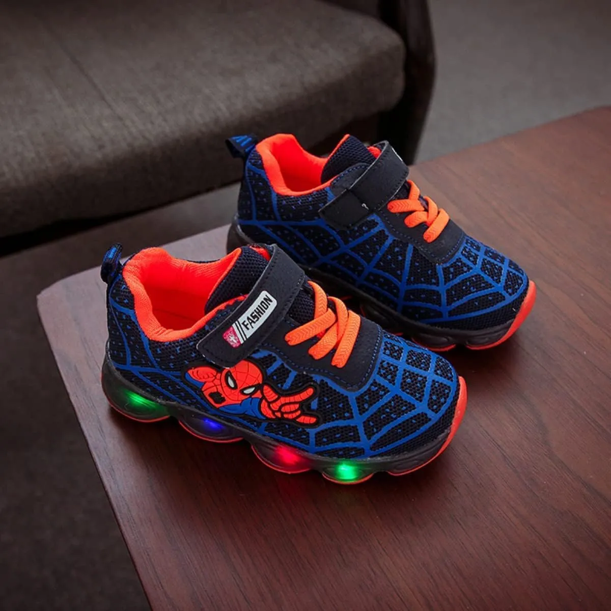 RAYCHY Children's Casual Shoes Boys Breathable Non-Slip Light Sneakers Unisex Luminous Sneakers for Girls Sport Running Shoes