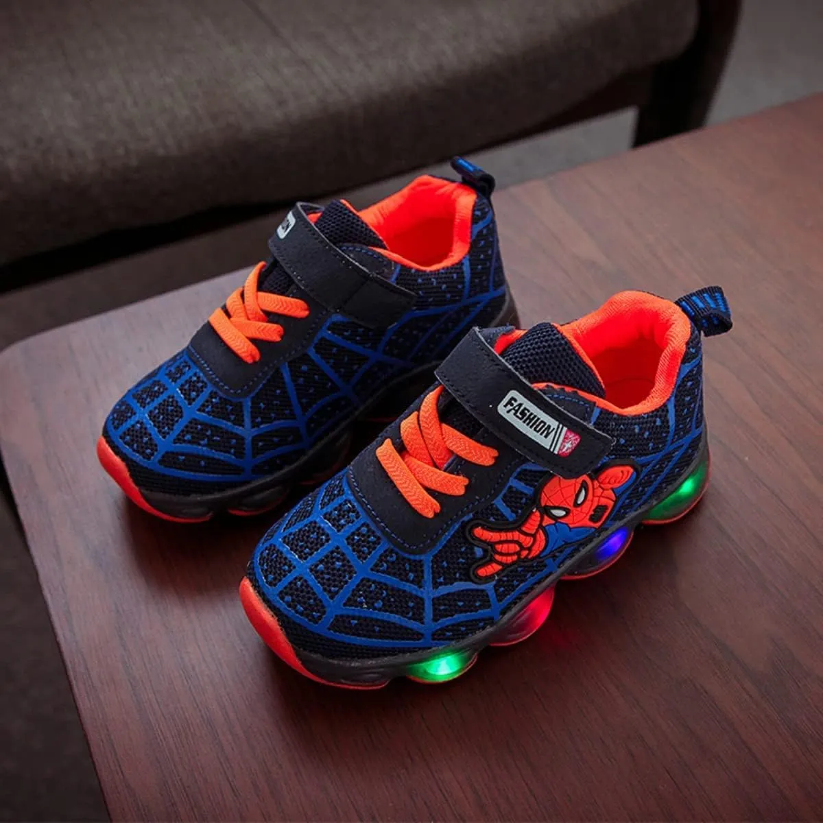 RAYCHY Children's Casual Shoes Boys Breathable Non-Slip Light Sneakers Unisex Luminous Sneakers for Girls Sport Running Shoes