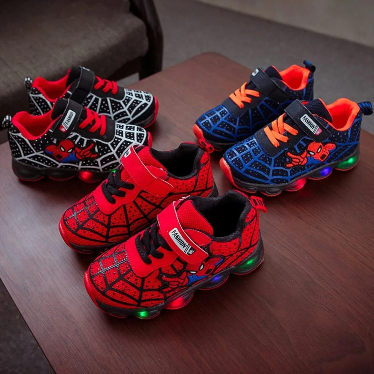 RAYCHY Children's Casual Shoes Boys Breathable Non-Slip Light Sneakers Unisex Luminous Sneakers for Girls Sport Running Shoes