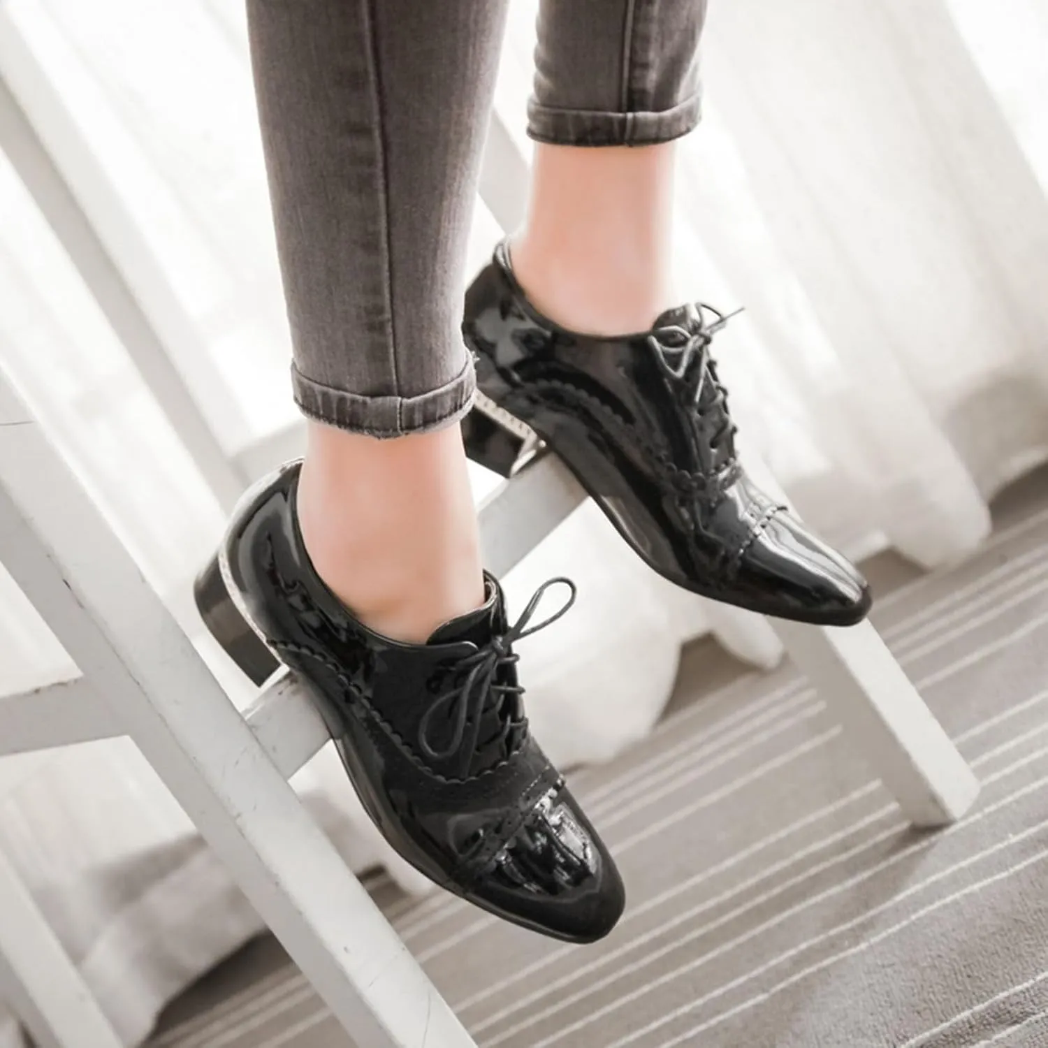 SHEMEE Women's Patent Leather Pointed Toe Flat Oxfords Pumps Vintage Wingtip Low Heels Lace Up Retro Brogues Dress Shoes