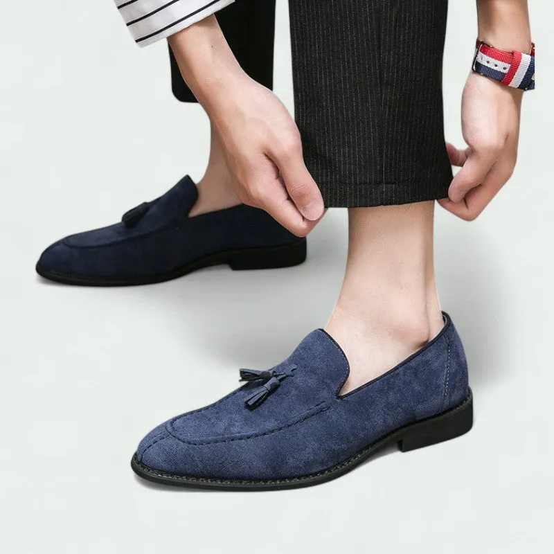 Strazoro | Suede loafers with Tassels and Stitched Detailing (Men)