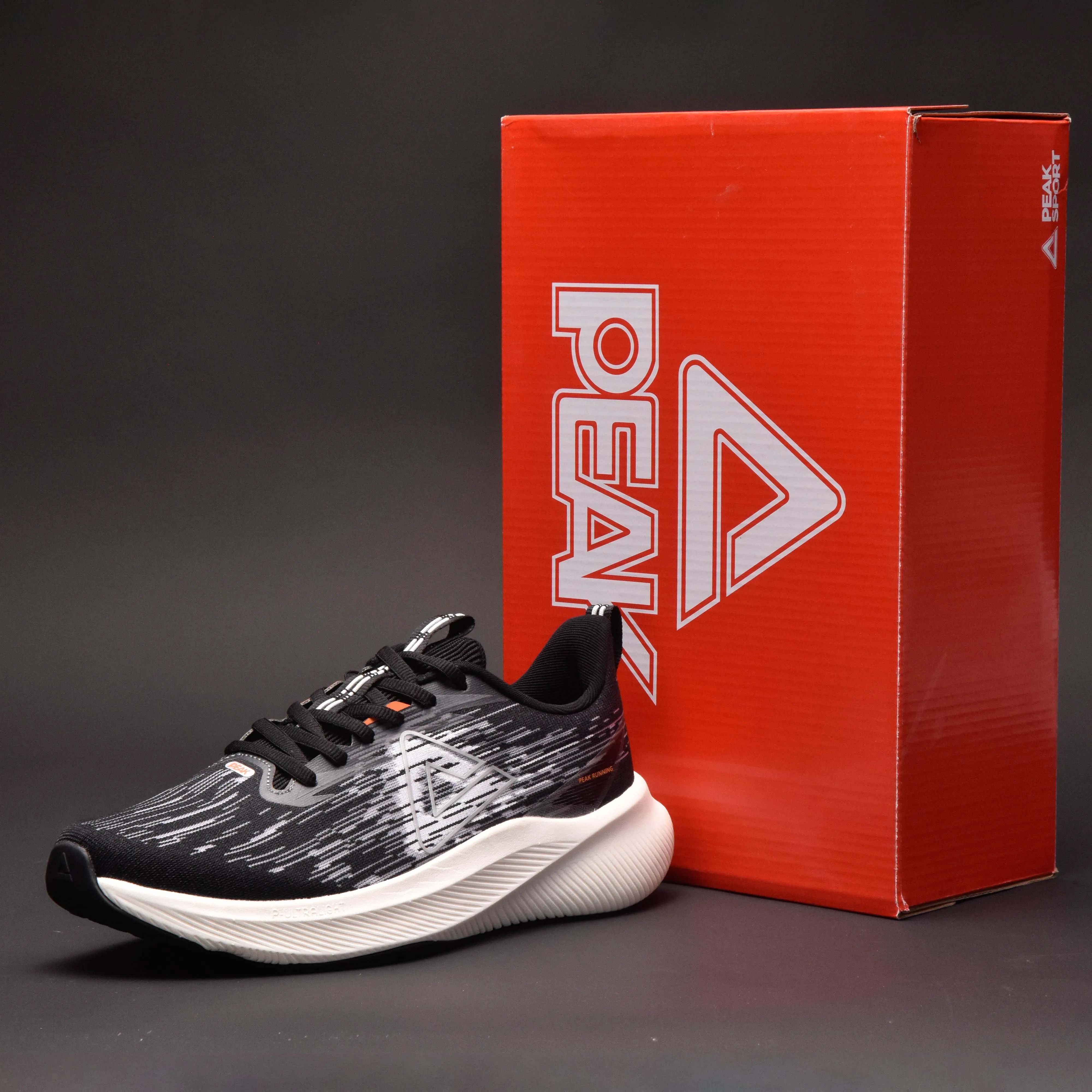 TRAINING SHOES E241267H