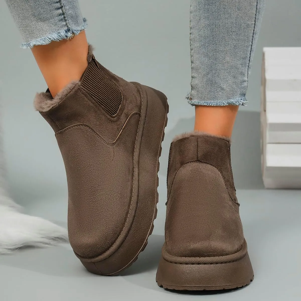 Women's Classic Platform Mini Boots Lightweight Suede Snow Boots Fur Interior Non-slip Outdoor Winter Boots Anti-Slip Snow Boots