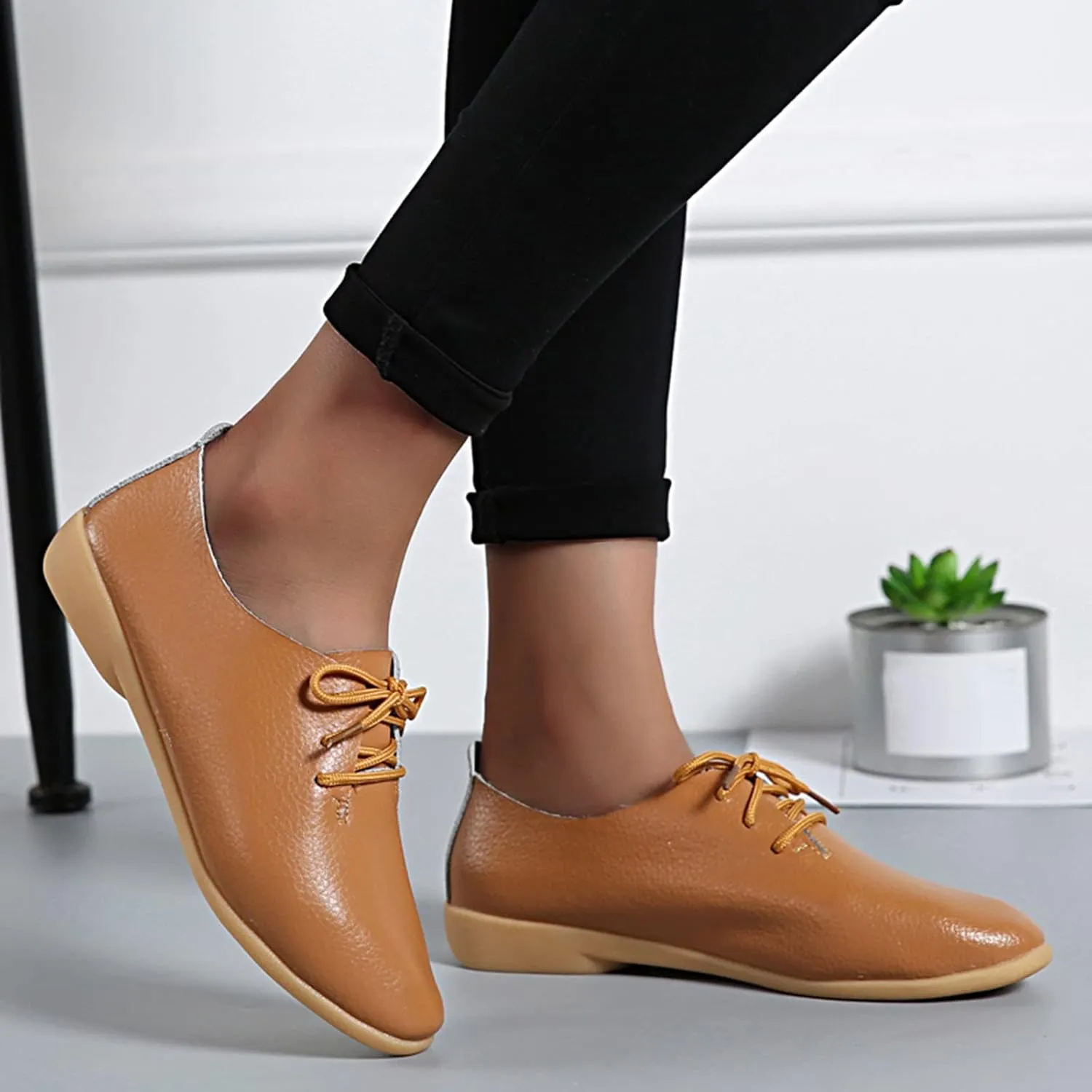 Women's Leather Lace Up Oxfords Sneakers Comfortable Slip-On Business Shoes Dressy Low Heel Walking Shoes Lightweight Breathable Sneakers